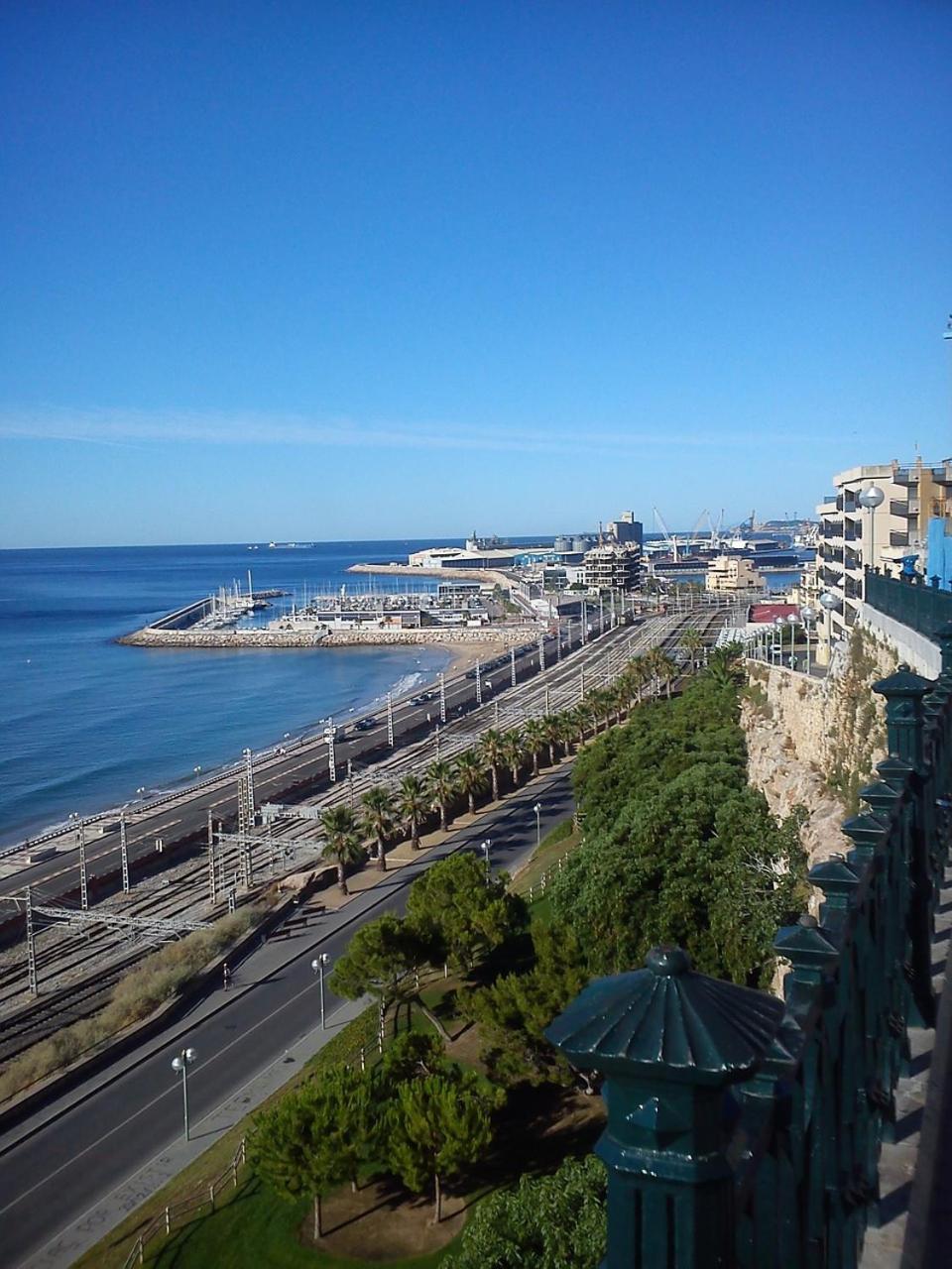 LA PINEDA, edificio DMS2, apartamento 319 Esterno foto